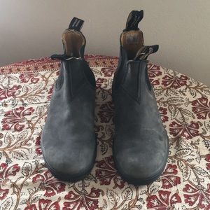 Rustic Black Blundstone Boots Style 587